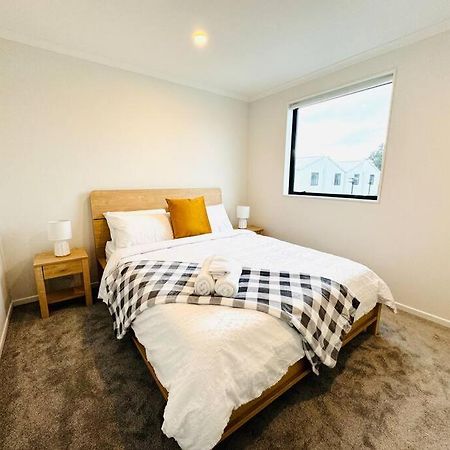 Henderson - 4-Bedrooms Home Auckland Bagian luar foto