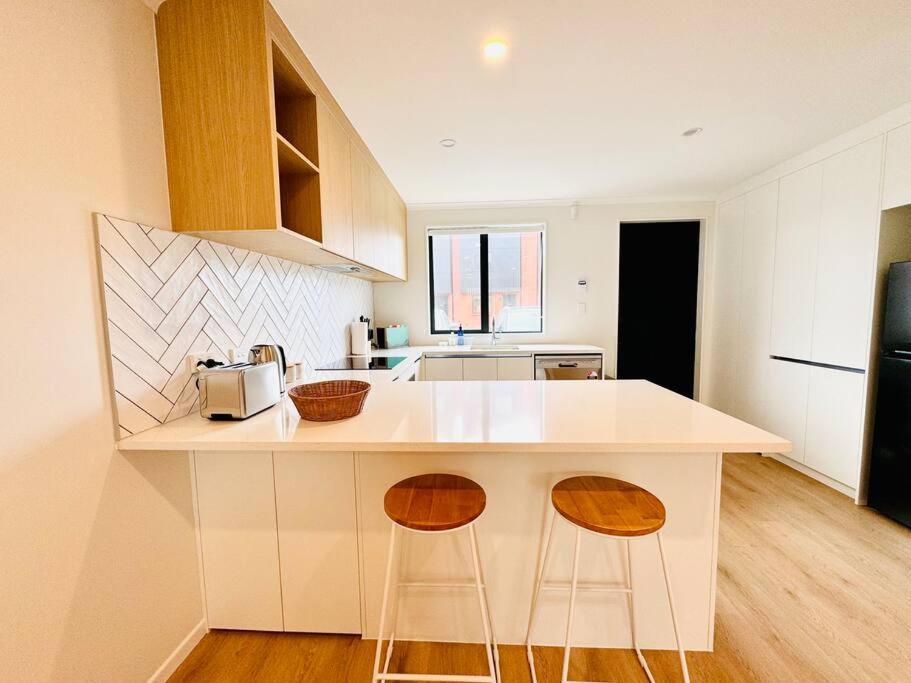 Henderson - 4-Bedrooms Home Auckland Bagian luar foto