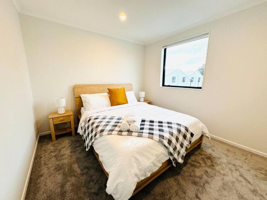 Henderson - 4-Bedrooms Home Auckland Bagian luar foto